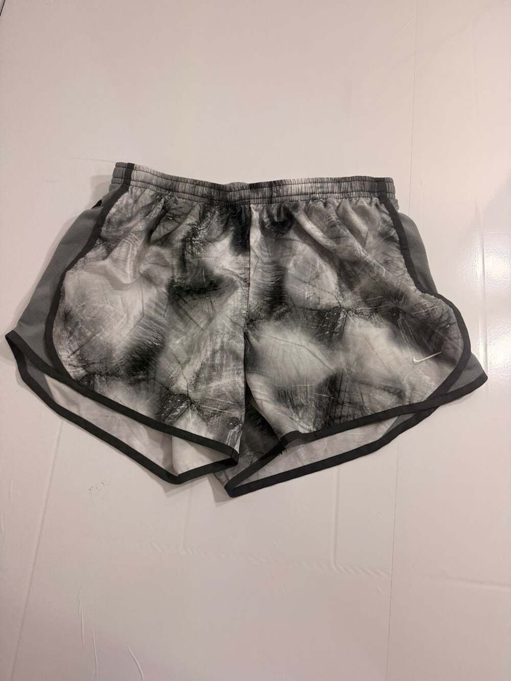 Nike Dri-FIT Repel Women's Mid-Rise 3" Brief-Lined Trail Running Shorts - XL